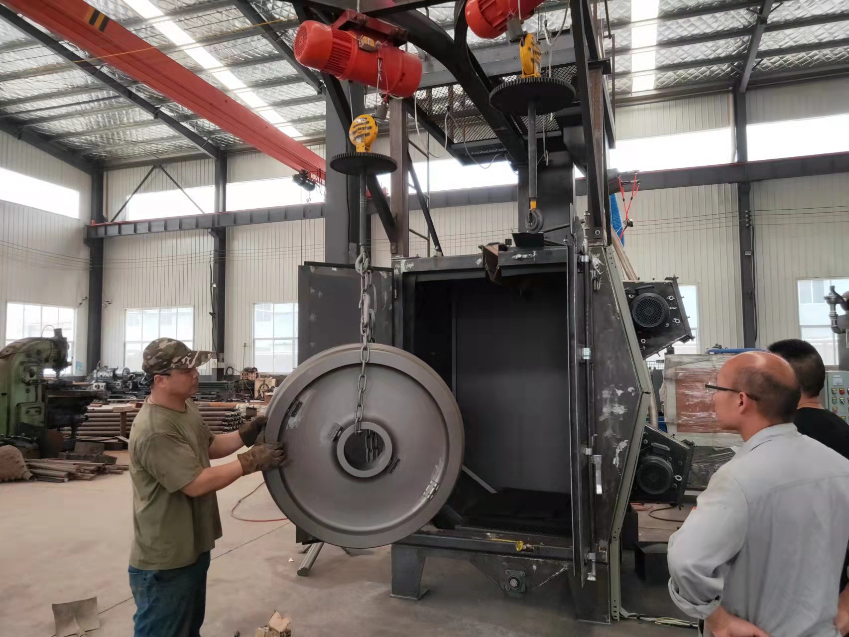 砂輪機(jī)磨鋁_鋁模具打砂機(jī)_鋁合金打砂機(jī)