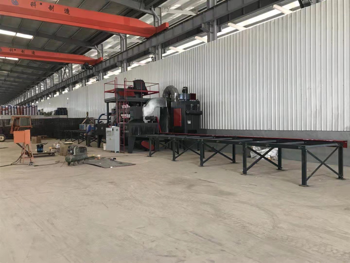打砂除銹視頻_除銹打砂機設備_金屬打砂除銹機