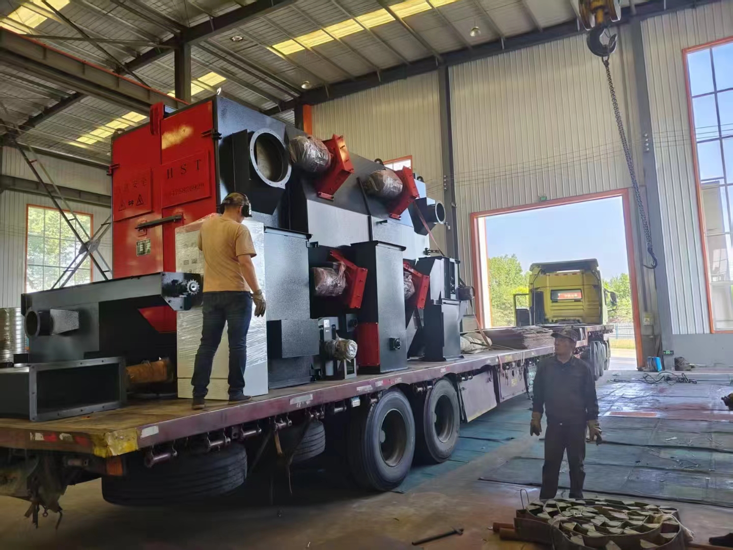 沙子除銹機_家具產品打砂除銹機_打砂除銹機設備